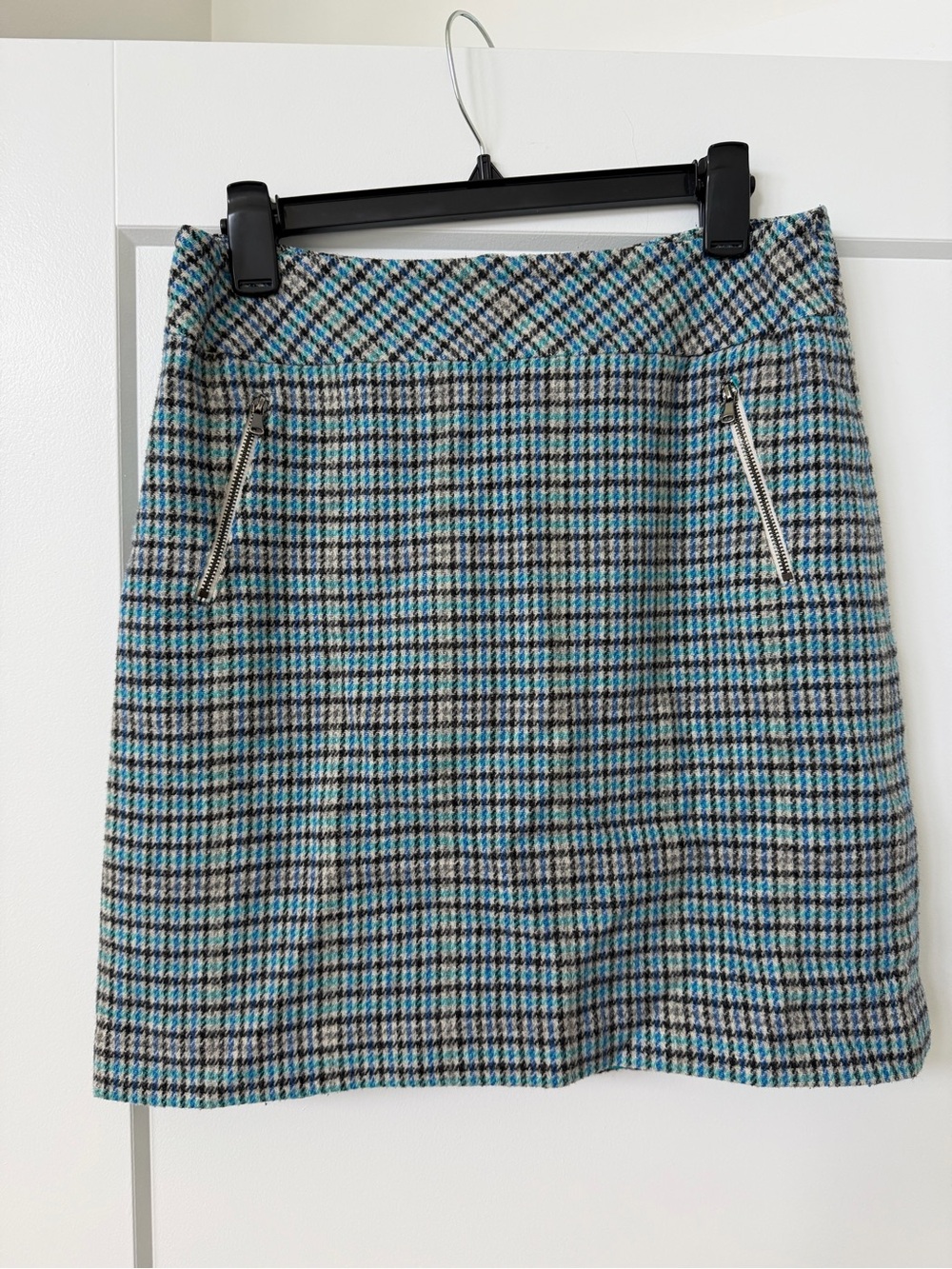 Talbots Ladies Plaid Pencil Skirt in Teal, Black, and White Size 6 - Bx2